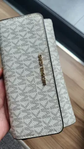 Jual dompet bekas MK