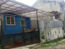 Disewakan Rumah Komplek Sariwangi Akses Jalan Mudah Lokasi Strategis