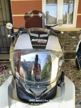 Helm Nolan N87 bekas