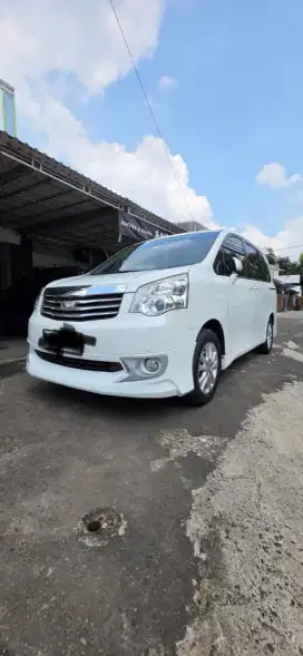Toyota nav1 V 2013 pajak panjang mesin bagus AC menggigil