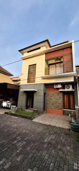 Rumah 2 Lantai Gentan Solo