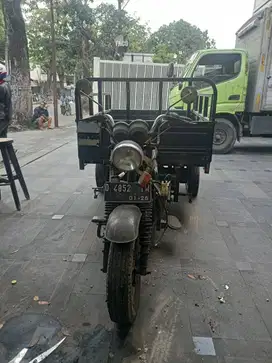 Motor Kaisar 150 CC