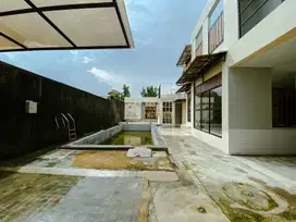 VILLA TANAH LUAS DI MAGUWOHARJO, PRIVATE POOL