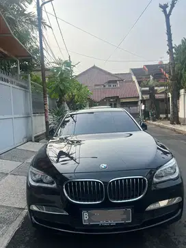 BMW 730LI AT 2014