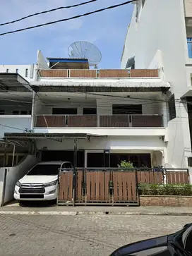Dijual Cepat ! Rumah Timur Baru Satu Medan Siap Huni, Harga Nego