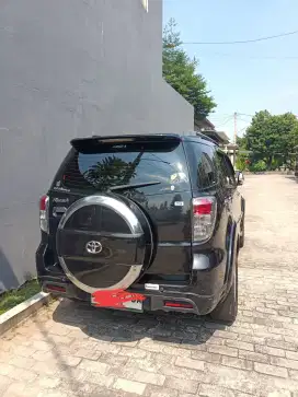 Di jual mobil rush tahun 2013