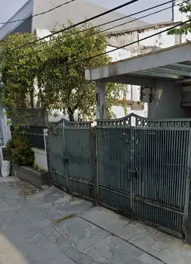 Dijual Rumah Tua Hitung Tanah Di Kelapa Puyuh - Kelapa Gading