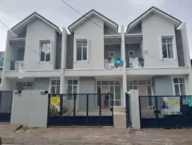 Dijual Rumah Brand New 2.5 Lantai di Meruya Selatan Jakarta Barat