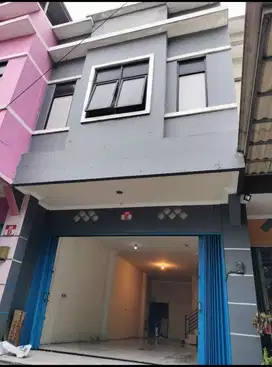 Disewa cepat gudang pinggir jalan besar