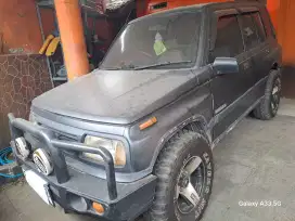 DIJUAL SUZUKI VITARA 1992