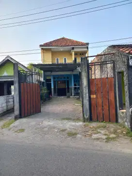 Rumah 2lantai pinggir jalan aspal // SHM