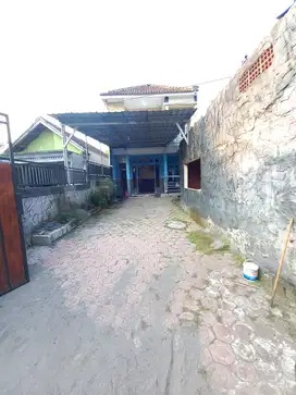 Rumah murah 2lantai pinggir jalan aspal // SHM