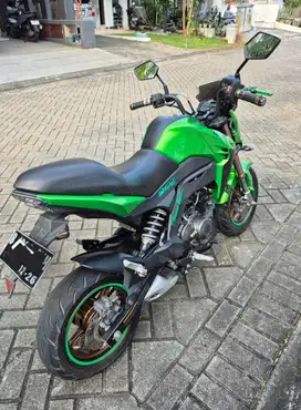 Kawasaki Z125, 2016, hijau, 6000 km, terawat, STNK hidup
