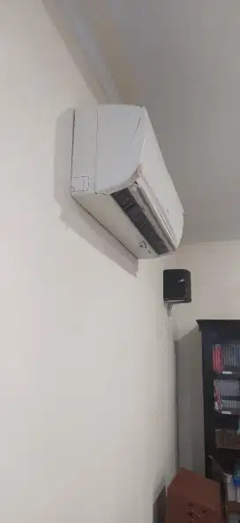 AC bekas 2 PK LG