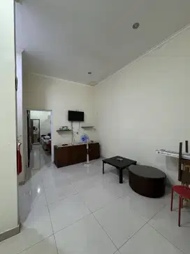 Disewakan Rumah 8x20 Siap Huni, Bisa Full Furnish atau Kosongan