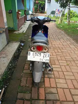 Di jual cepat motor zupiter z thun 2009