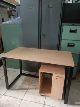Meja kerja kaki besi 120 x 60
