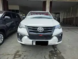 Toyota Fortuner VRZ TRD 2.4 diesel AT ( Matic ) 2020 Putih Km  74rban