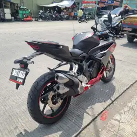 Honda CBR250RR ABS SP QS KM 800 perak  2024 / 2025 Bln 12 CBR 250 RR