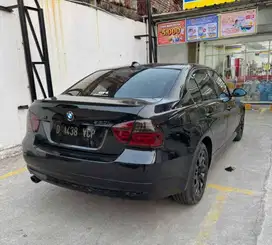 BMW 320i 2009 Bensin