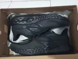 Sepatu New Balance 411v3 Men Running Shoes Black ORIGINAL Size 43