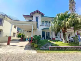 Rumah VILA Full Furnish 2 Lantai View manja lokasi Premium Tawangmangu