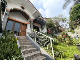 Rumah bagus terawat di pondok Hijau bandung