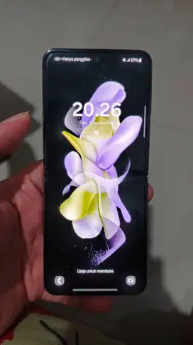 Samsung Galaxy Z Flip 4 Purple Ungu RAM 8GB Storage 256GB Second