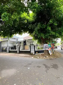 Dijual Rumah Furnished Terawat di Jl. Soekarno Hatta, Kota Malang