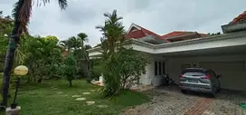 RUMAH 1 LANTAI JL TRUNOJOYO, PUSAT KOTA, ROW 3 MOBIL