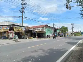 RUMAH DI JALAN BANJARSARI, CERME, GRESIK