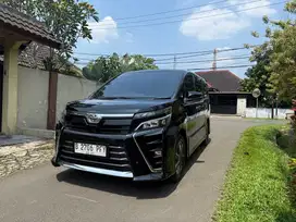 Toyota Voxy 2019
