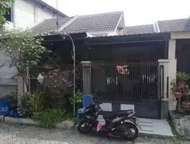 RUMAH DI PERUM GRIYA TAMAN ASRI BLOK E-22, KEMBANGAN, KEBOMAS GRESIK