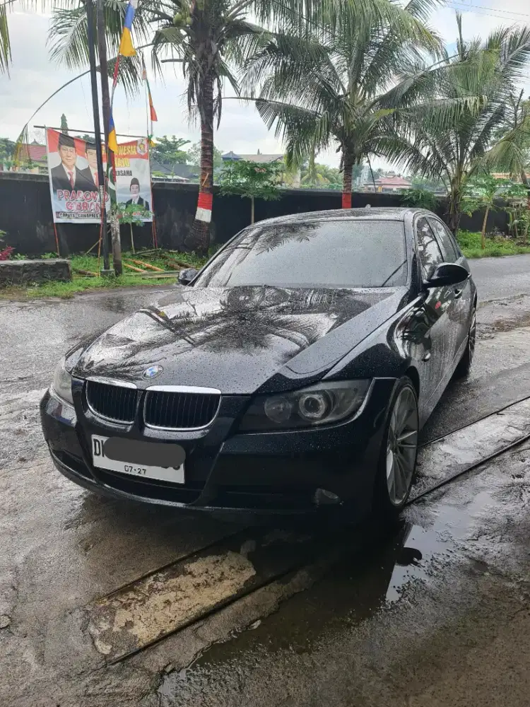 BMW 320i e90 istimewa good condition di tahunnya mesin & body OKE