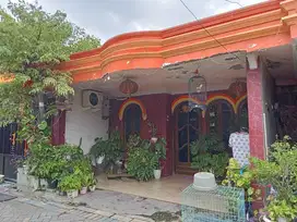 RUMAH DI JALAN ROOMO, MANYAR GRESIK