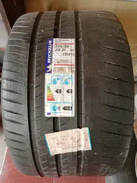 Ban Michelin R 21/ 325/30. Belom terpasang & R20/30/235 &255 baru nego