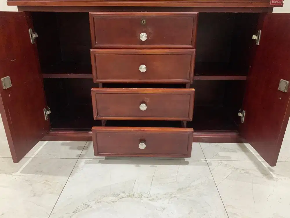 Dijual apa adanya lemari laci 115 x45 x 70 cm