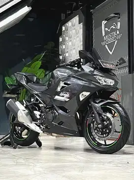 GRADE A+! Kawasaki Ninja 250 FI 2022