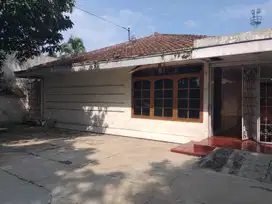 DI JUAL MURAH BU tingkat dewa Rumah tengah kota Jl. Laswi