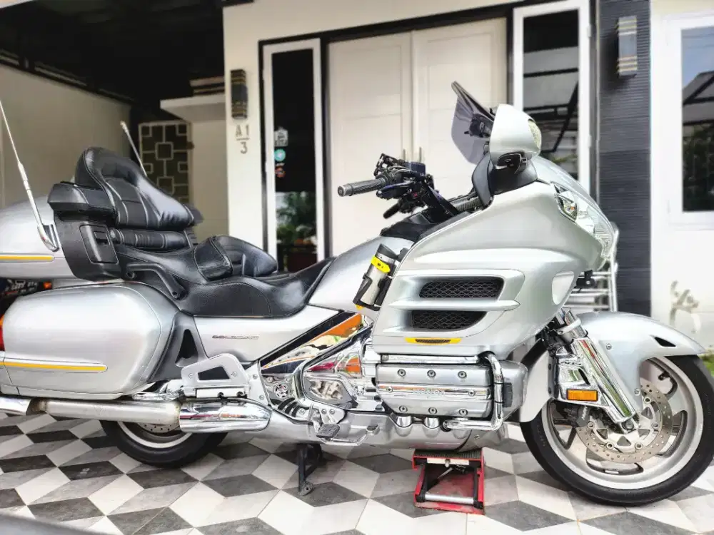 HONDA GOLDWING UNIVERSARY