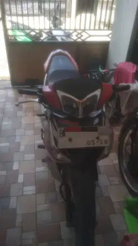 Jual motor revo tahun 2013 surat komplit