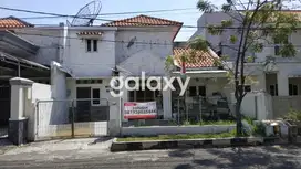 Jual rumah di Nginden Intan