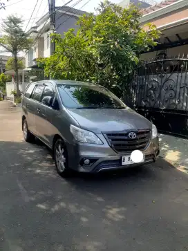 Innova G Diesel 2010 AT