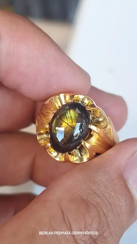Bangsing golden wulung / natural golden star sapphire