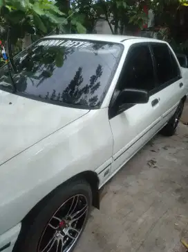dijual ford laser GL Sonic