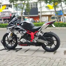 HONDA CBR250RR NON ABS BLACK 2018 KM 15K PAJAK HIDUP NO MINUS