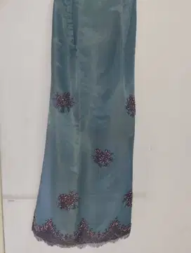 Dress Pesta Motif Manik - Manik