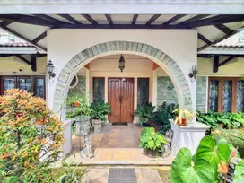 Jual Cepat Rumah' Asri 2 Lantai di Cilandak SHM