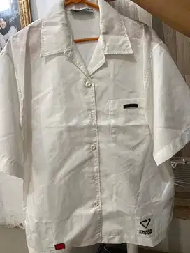 kemeja prada warna putih