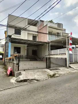 Disewakan Rumah Sariwangi Raya Mainroad Dekat UPI Bisa Untuk Usaha